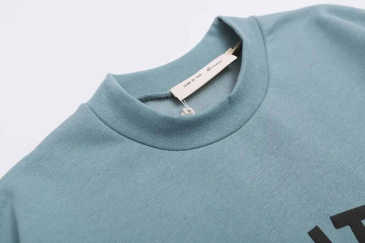 Essentials Sweatshirt in Coastal Blue – Off-Duty Edit