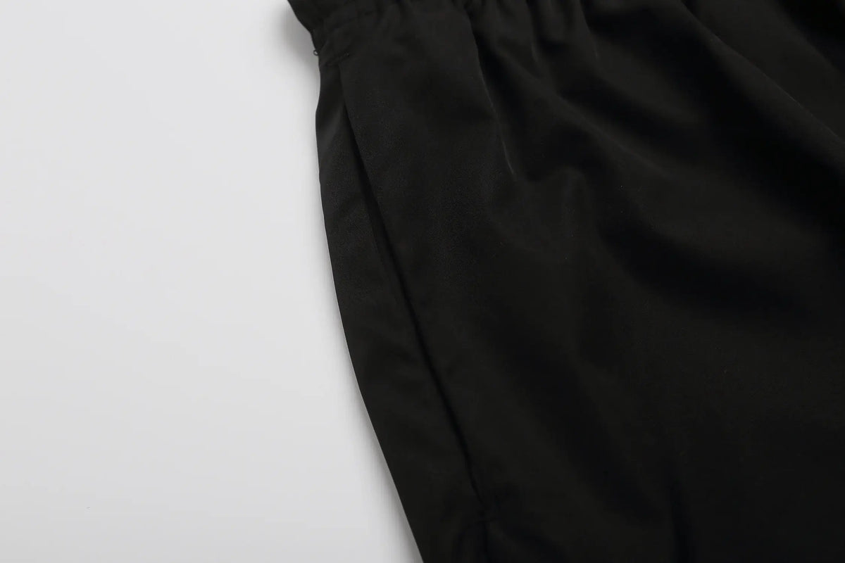 Essential Shorts in Black – Relaxed Fit Essential Short