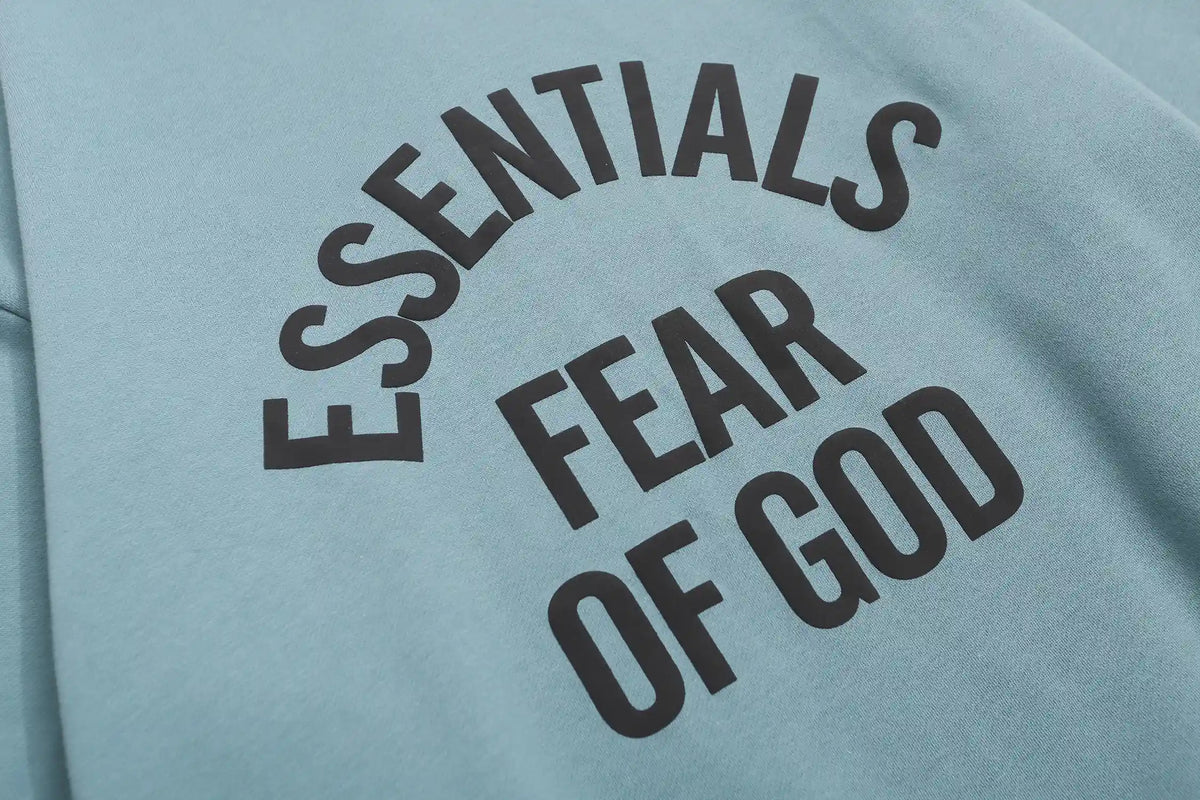 Essentials Sweatshirt in Coastal Blue – Off-Duty Edit