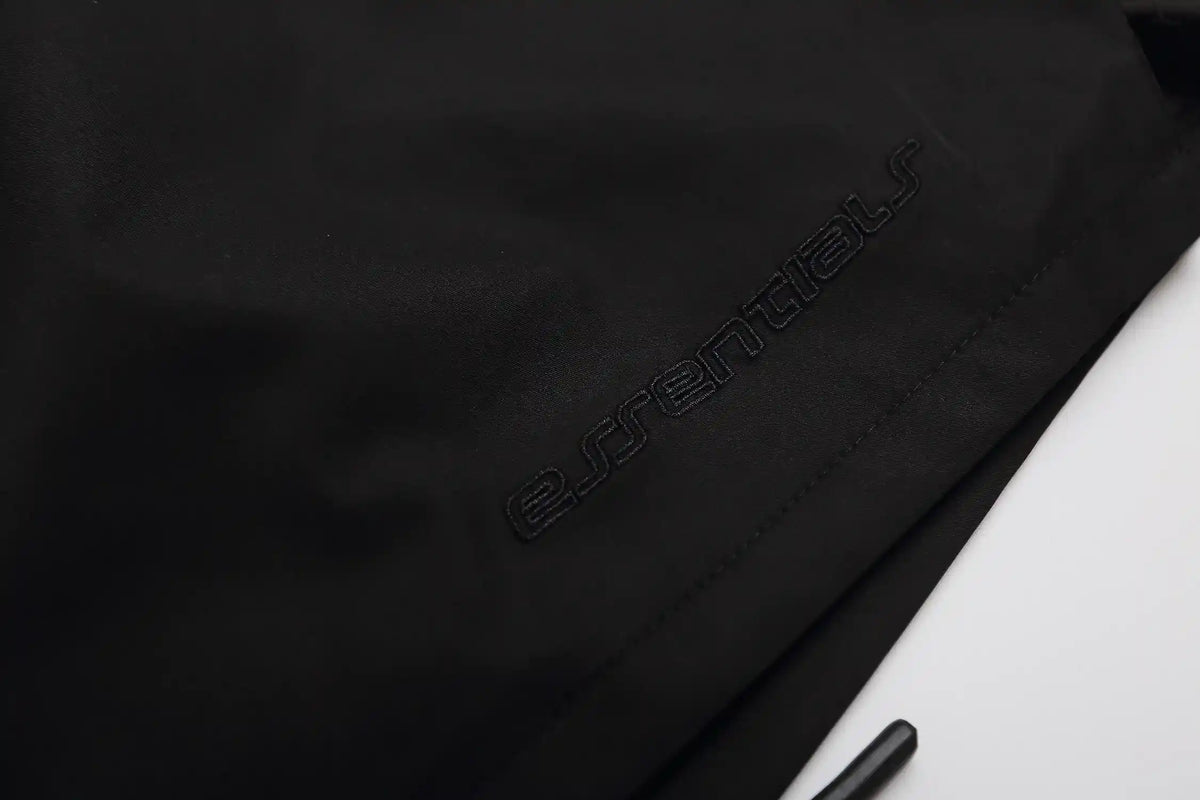 Essential Shorts in Black – Relaxed Fit Essential Short