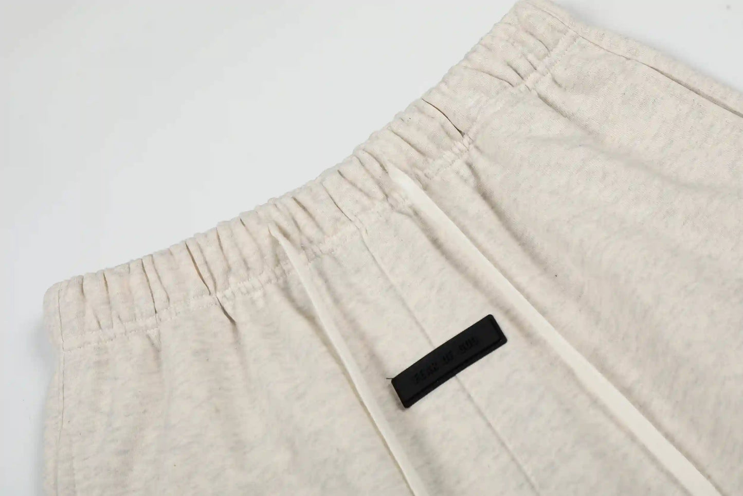 Fear of God Essentials Shorts – Cream Fleece