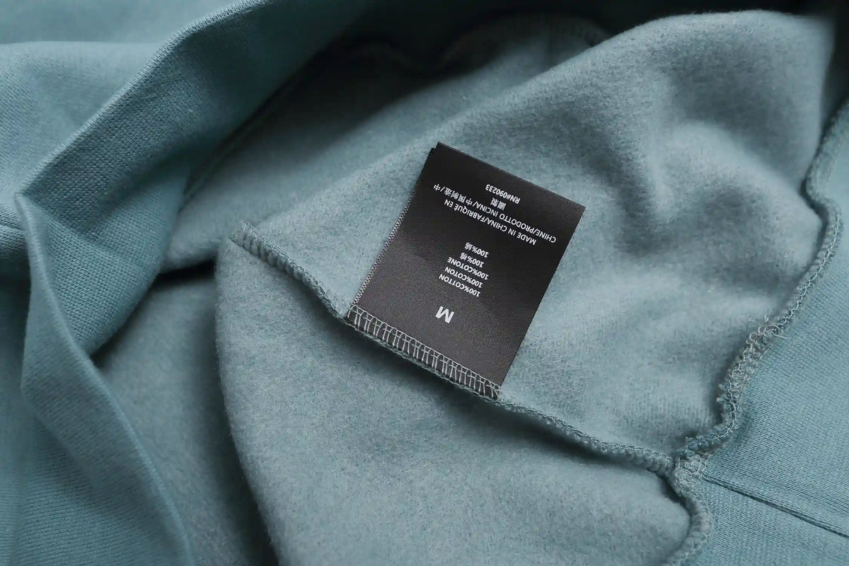 Essentials Sweatshirt in Coastal Blue – Off-Duty Edit