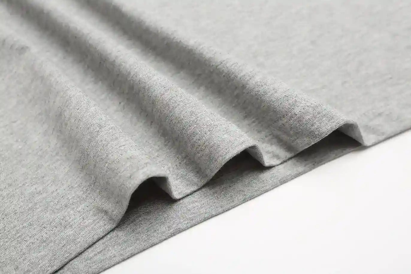 ESSENTIALS Signature 90s Light Grey Tee 
